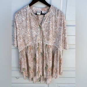 Women's Anthropologie Akemi and Kim button ruffle hem top/blouse XL